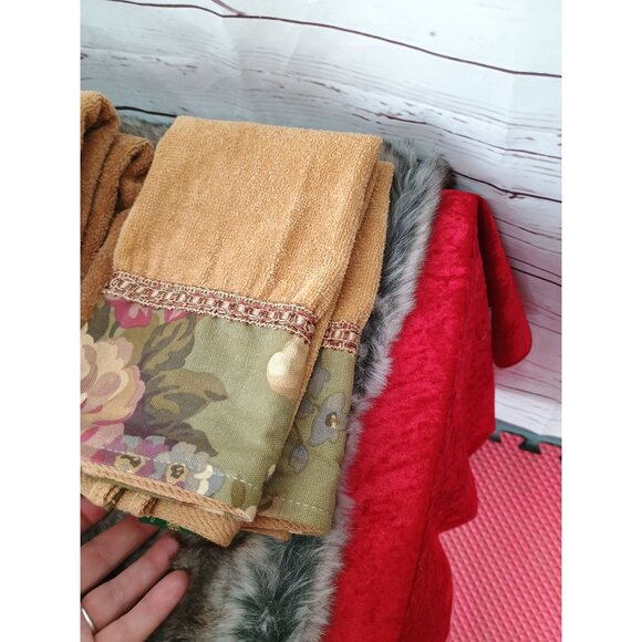 Raymond Waites Studio Vintage‎ Towel Set With Floral & Tassel Trim - Picture 5 of 8